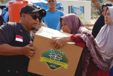 Parsel Ramadan Dompet Dhuafa Bawa Senyum Penyintas Aceh di Balik Terpal