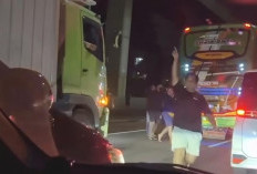 Ricuh Usai Persija vs Persebaya, Bus Bonek Dilempari Batu di Tol Japek KM 13