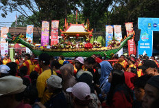 100 Ribu Warga Antusias Saksikan Kirab Budaya 12 Tahunan Gotong Toapekong