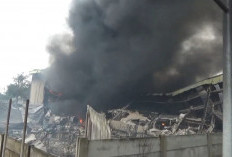 Detik-Detik Pabrik Styrofoam di Cikupa Ludes Terbakar, Miliaran Melayang