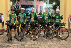 Presiden Persebaya Azrul Ananda Gowes Surabaya-Jakarta Pakai Jersey Bajol Ijo, Disambut Jakmania