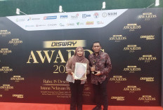 PNM Mekaar Terima Penghargaan Disway Awards 2024, Dahlan Iskan: Sistem Pembiayaan Satu-satunya yang Cocok untuk Indonesia