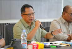 Mendagri Dorong Percepatan Penanganan Banjir dan Longsor di Aceh Tamiang, Fokus pada Pembersihan Lumpur dan Logistik