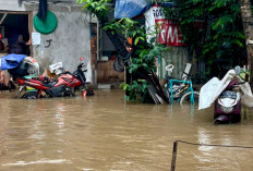 Banjir di Rawa Buaya Makin Tinggi, Ratusan KK Terdampak