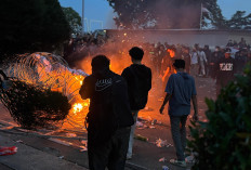 Wartawati Disway Kaltim Alami Kekerasan saat Liput Demo di Kantor Gubernur Kaltim: Ponsel Dirampas