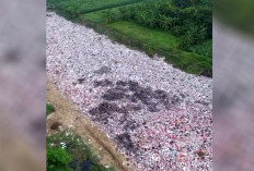 Penampakan Lautan Sampah di Bekasi, Bau Ganggu Warga Sekitar