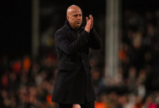 Dikritik Kurang Atraktif, Arne Slot Tegaskan Liverpool Tak Akan Jadi Tim Bertahan