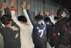 Satbrimob PMJ Patroli Cegah Tawuran di 3 Lokasi, 18 Orang Dibekuk