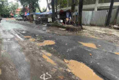 Alasan Wali Kota Bekasi Tak Langsung Langsung Perbaiki Jalan Berlubang Imbas Banjir