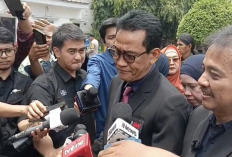 Surat Terbuka Untuk Jokowi dari Refly Harun: Hadiri Sidang Pembuktian Pekan Depan!