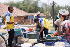 Atasi Dampak Kekeringan, Kementerian PU Salurkan 286 Ribu Liter Air Bersih ke 10 Daerah di Jawa Barat