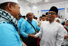 Wamenhaj Sambut Kloter Terakhir Haji 2026 di Aceh dengan Hangat