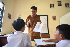 Tunjangan Guru Cair, Rp18 T Langsung Mengalir ke 1,6 Juta ASN Daerah