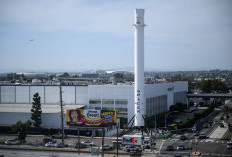 Roket SpaceX Elon Musk Tabrak Bulan Hingga Bikin Kawah Baru, Berbahayakah Bagi Bumi?