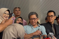 Rocky Gerung Usai Diperiksa Polisi: Mana Ada Penelitian yang Isinya Menghina?