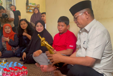 Andra Soni Datangi Keluarga Jurnalis Ari Basuki, Sampaikan Kabar Terbaru Pencarian Kapal Arupadhatu 01