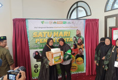 Dompet Dhuafa dan Muslimah Fatahillah Community Ajak 101 Muslimah Ojek Daring Ikut Kajian serta Terima Sembako