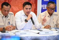 Seskab Teddy Ajak Media Sebarkan Narasi Positif Penanganan Bencana Sumatera