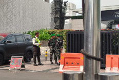 Ketika Mal Besar di Kawasan Bundaran HI Dijaga Ketat TNI di Tengah Demo BEM UI 