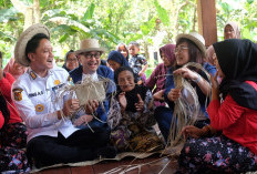 Harapan Tumbuh di Bukit Sinyonya: Langkah Nyata FIFGROUP untuk Desa dan Pendidikan