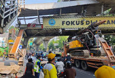 JPO Tendean Rusak Dihantam Truk, Dishub Terapkan Rekayasa Lalin Selama Pembongkaran