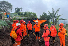 Operasi SAR Longsor Pasirlangu Berlanjut: Basarnas Evakuasi 60 Jenazah, 20 Korban Masih Dicari