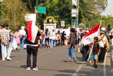 Aksi Dukung MBG Menggema hingga NTB, Usung Poster Bertuliskan Mas Bowo Ganteng