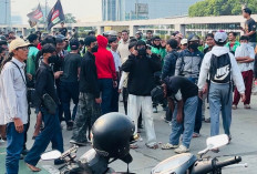 Kocak! Anak STM Dicegat Polisi Saat Menuju Gedung DPR: MBG Mana Pak Prabowo?