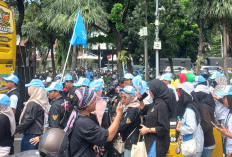 Perjuangan Buruh Wanita dari Cirebon ke Monas, Ingin Sampaikan Aspirasikan Ini di May Day 2026  