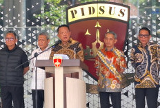 Drama! Eks Jampidsus Febrie Adriansyah Mangkir dari Panggilan Penyidik, Kejagung Jadwalkan Ulang Pemeriksaan  