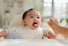 Gaji Babysitter Rp30 Ribu per Jam Viral, Ini Bedanya dengan Caregiver