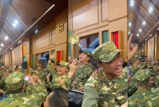 Momen Menteri Prabowo Joget dan Karaoke Bersama dengan Taruna Akmil usai Makan Malam, Netizen: Seru Banget