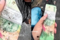 Viral! Pria Ini Temukan Uang Rp2 Juta di Saluran Air, Warganet: Awas Ada yang Ngaku-ngaku