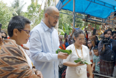Potret Pandji Pragiwaksono Jalani Sidang Adat di Toraja, Sanksi Candaan Tradisi Kematian