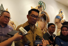 Janji Kenaikan Gaji Guru Honorer: Ridwan Kamil Tanggapi Komitmen Pramono Anung