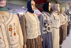 Nyaman tapi Tetap Modis, Rompi dan Cardigan Rajut Naik Daun Jelang Ramadan