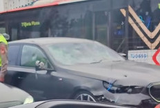 BMW Listrik Diamuk Massa di Kebon Jeruk, Polisi: Sempat Tabrak Pemotor di Meruya