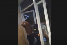 Rumah Charlie Chandra Didobrak Polisi, Gufroni: Masuk Lewat Jendela  dan Jebol Pintu