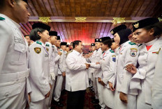 Boyong Paskibraka hingga Penerjun ke Hambalang, Presiden Prabowo Puji Dedikasi Petugas HUT ke-81 RI