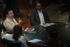 Prabowo Subianto Sentil Mobil Dinas Rp8 Miliar, Jembatan Desa Malah Terbengkalai