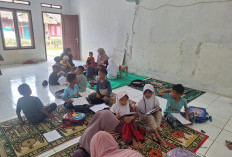 'Belajar di Lantai, Tapi Mimpi Harus Setinggi Langit' Kisah Ibu Inspiratif PNM