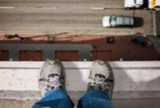 Berkaca Kasus Siswa SMP Lompat dari Lantai 3, Ini Catatan Penting Psikolog Klinis