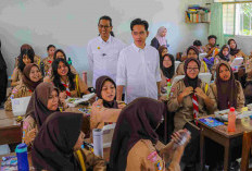 Gibran dan Heru Budi Uji Coba MBG di SMAN 70 Jakarta, Menunya Mewah