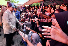 Prabowo Tolak Bantuan Asing, Klaim Penanganan Banjir di Pulau Sumatera Terkendali