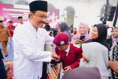 Gus Ipul Jalin Silaturahmi dan Bagikan Paket Sembako Untuk 1500 KPM di Pasuruan