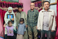 Turut Empati, Tim Kristalin Ekalestari Melayat Kedua Rumah Duka Korban KKB di Nabire