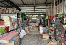 Pedagang Kaki Lima Resah! Harga Plastik Terus Naik Imbas Konflik Israel-AS dan Iran