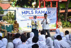 Wamendikdasmen Pastikan MPLS Ramah Bebas Perundungan di SMPN 57 Jakarta
