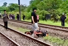 Pemotor asal Cipondoh Tewas Tertemper KA Bandara Soetta di Perlintasan Kalideres Jakbar