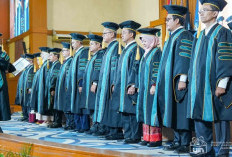 UIN Jakarta Kukuhkan 13 Guru Besar Baru, Menag Dorong Kebangkitan Reputasi Keilmuan Ciputat